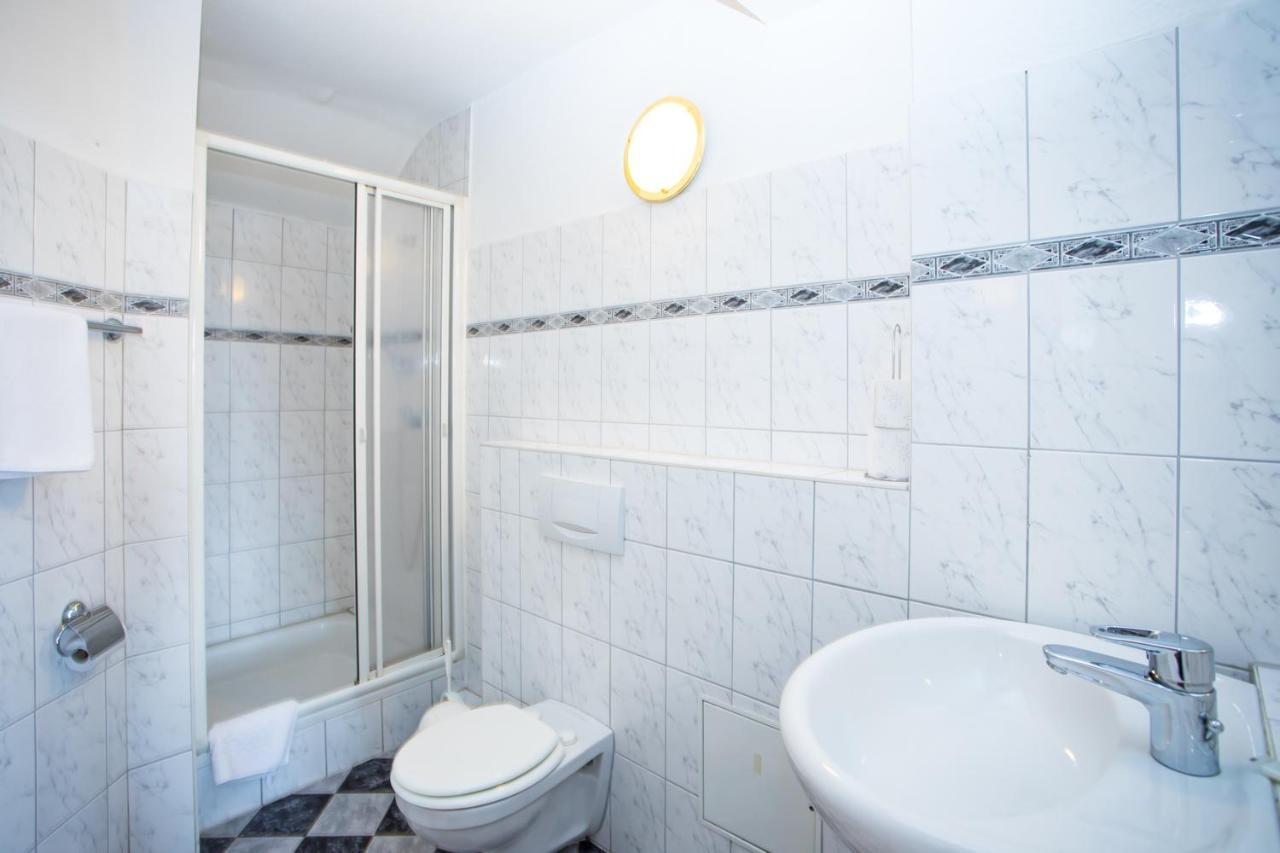 Hotel Ratskeller Nideggen Exteriér fotografie